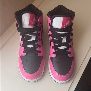 Jordan Kids Sneakers in Pink and Black